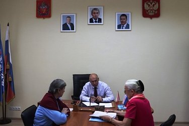 Депутаты ЗС провели приемы граждан